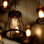 Dopasuj oświetlenie do swojego stylu z lampami drewnianymi Studio Światła