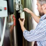 Montaż kotła elektrycznego krok po kroku – o czym musisz pamiętać, zlecając pracę instalatorowi?